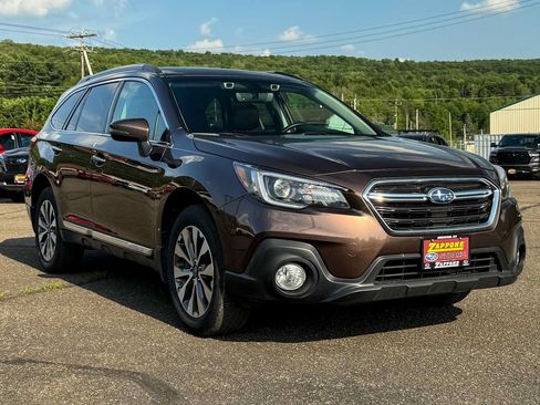 Used 2019 Subaru Outback 2.5i Touring AWD/4WD image 1