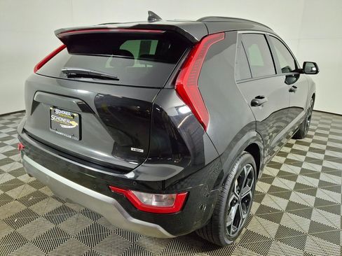 Used 2023 Kia Niro EX Touring image 5