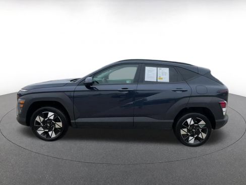 Used 2025 Hyundai Kona SEL image 9