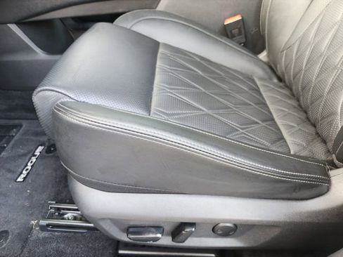 Used 2023 Nissan Rogue Platinum image 16