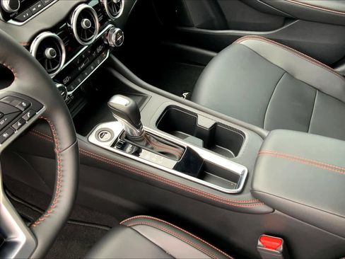 Used 2024 Nissan Sentra SR w/ SR Premium Package image 7