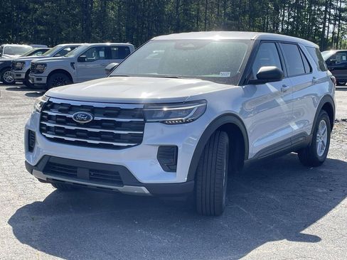 New 2026 Ford Explorer Active RWD image 5