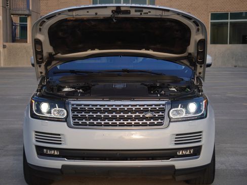 Used 2017 Land Rover Range Rover Supercharged image 25