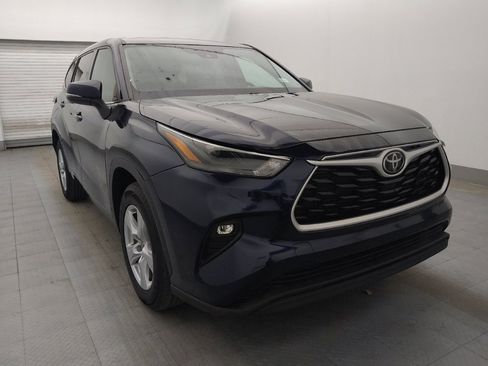 Used 2022 Toyota Highlander LE image 13