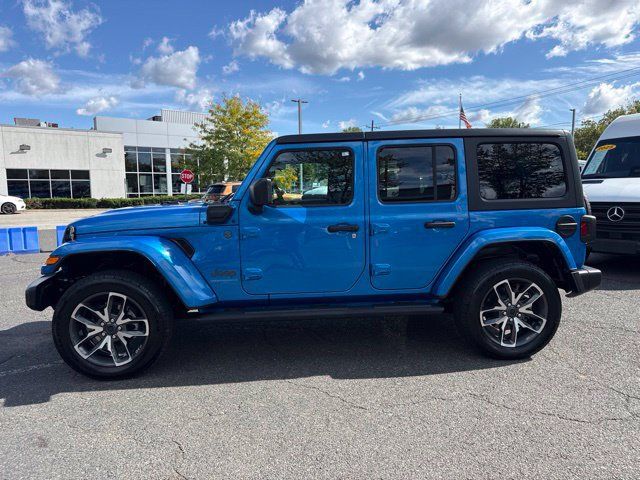 Used 2024 Jeep Wrangler Unlimited w/ Convenience Group AWD/4WD image 19