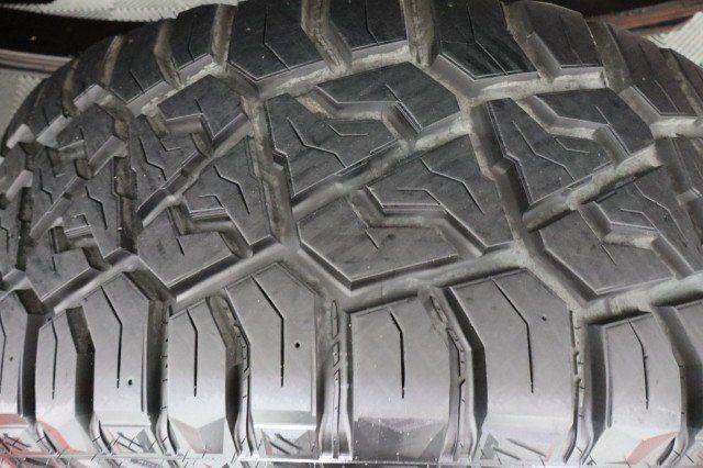 Used 2014 Ford F250 Platinum w/ FX4 Off-Road Package AWD/4WD image 92