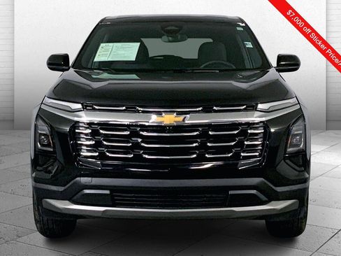 Used 2025 Chevrolet Equinox LT image 2