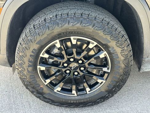 Used 2026 Chevrolet Traverse Z71 w/ LPO, Floor Liner Package AWD/4WD image 35