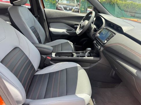 Used 2024 Nissan Kicks SR w/ SR Premium Package FWD image 16