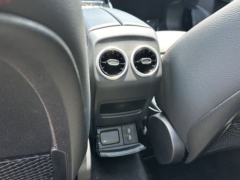 Certified 2025 Mercedes-Benz GLB 250 4MATIC image 26