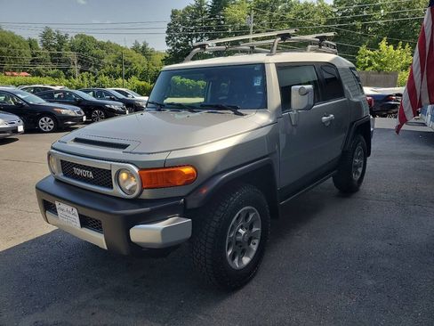 Used 2011 Toyota FJ Cruiser 4WD w/ Convenience Pkg image 4