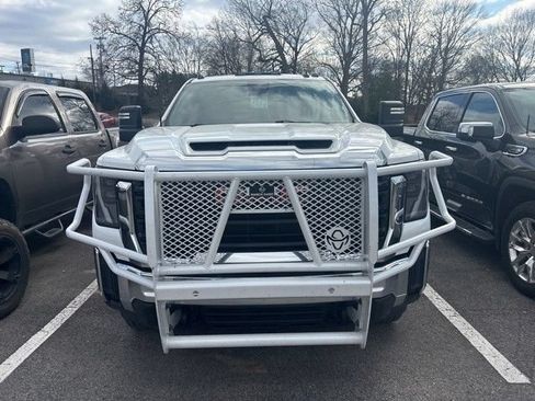 Used 2024 GMC Sierra 3500 Pro AWD/4WD image 3