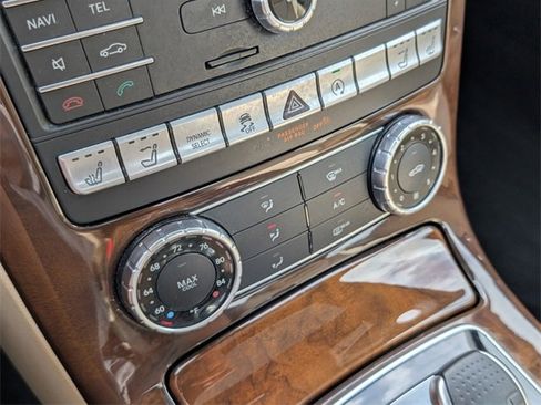 Used 2017 Mercedes-Benz SLC 300 w/ Premium 1 Package image 21