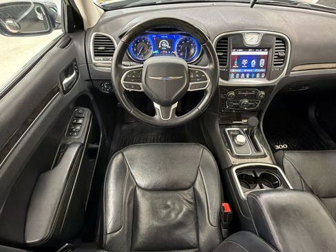 Used 2017 Chrysler 300 C RWD image 31