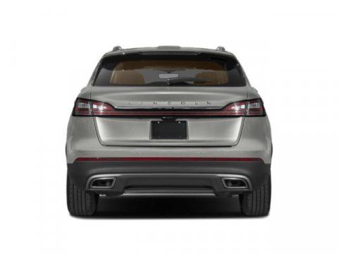 Used 2023 Lincoln Nautilus FWD w/ Premium Package image 5