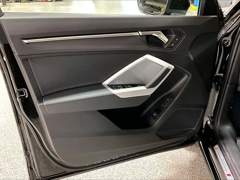 Certified 2025 Audi Q3 2.0T Premium w/ Convenience Package image 21