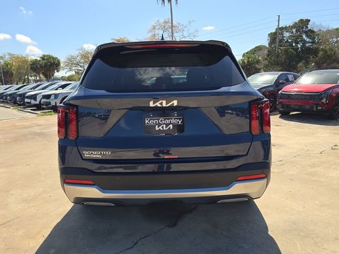 New 2026 Kia Sorento S image 7