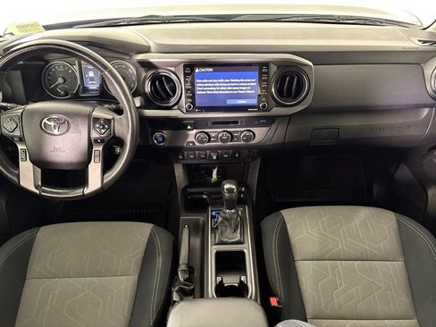 Used 2021 Toyota Tacoma TRD Off-Road w/ Technology Package image 31