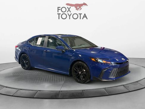Used 2025 Toyota Camry SE w/ Multimedia Upgrade Package FWD image 8