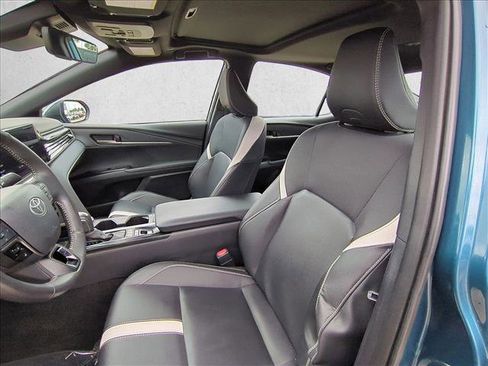 Used 2025 Toyota Camry SE w/ Multimedia Upgrade Package image 13