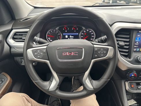 Certified 2023 GMC Acadia SLE w/ Driver Convenience Package image 26