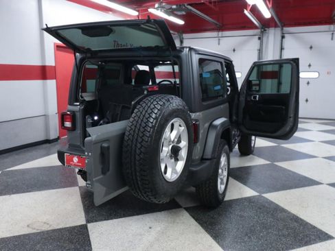 Used 2021 Jeep Wrangler Sport AWD/4WD image 23