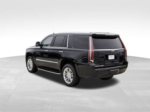 Used 2017 Cadillac Escalade 4WD image 3