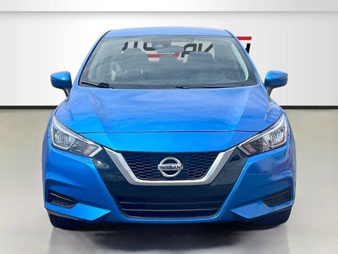Used 2021 Nissan Versa SV FWD image 2