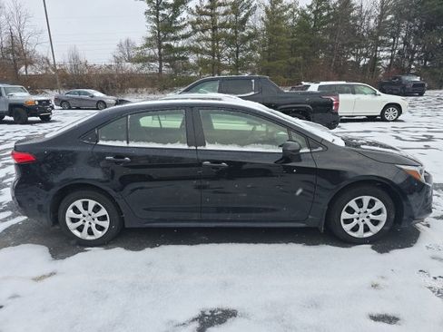 Used 2024 Toyota Corolla LE image 8