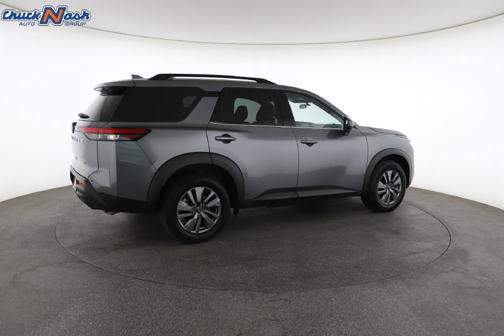 Used 2025 Nissan Pathfinder SV AWD/4WD image 13
