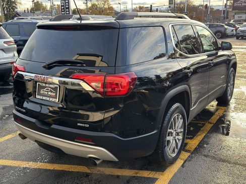 Used 2017 GMC Acadia SLE image 10