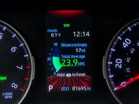 Used 2019 Toyota RAV4 XLE Premium image 28