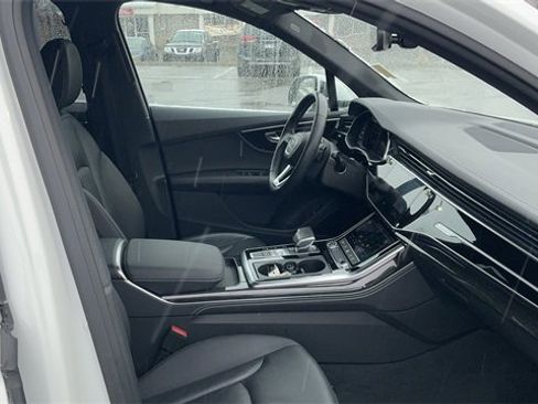 Used 2025 Audi Q7 3.0T Premium Plus image 29