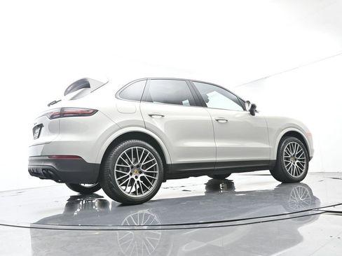 Certified 2023 Porsche Cayenne Platinum Edition AWD/4WD image 53
