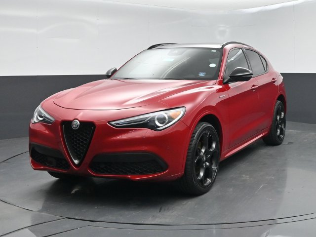 Used 2023 Alfa Romeo Stelvio Veloce AWD/4WD image 4