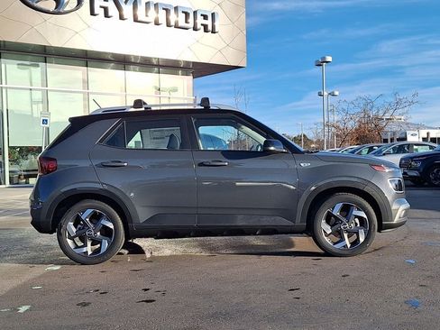 New 2024 Hyundai Venue Limited FWD image 2