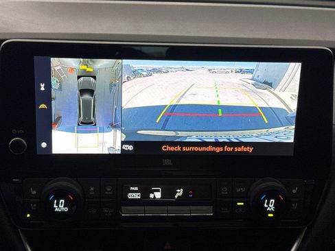 Used 2024 Toyota Grand Highlander AWD image 25