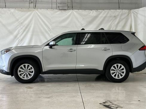 Used 2024 Toyota Grand Highlander XLE image 7