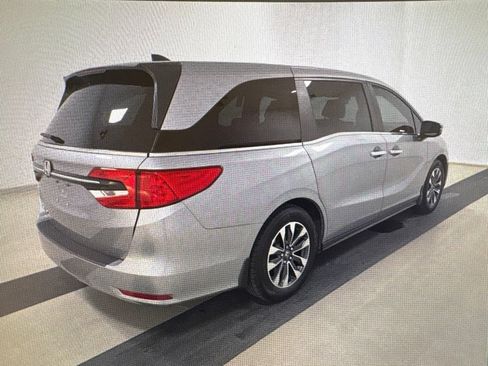 Used 2023 Honda Odyssey EX-L image 2