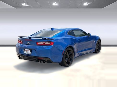 Used 2016 Chevrolet Camaro SS RWD image 9