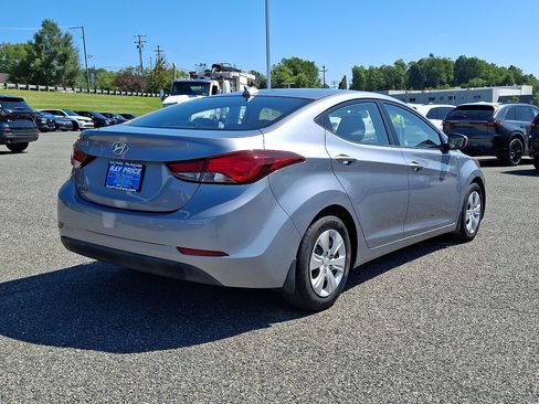 Used 2016 Hyundai Elantra SE FWD image 7
