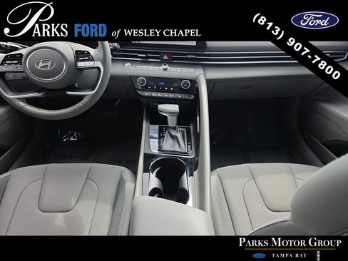 Used 2025 Hyundai Elantra SEL FWD image 12