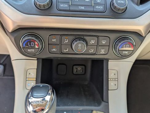 Used 2019 GMC Acadia Denali w/ Technology Package FWD image 19