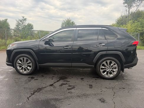Used 2020 Toyota RAV4 Limited w/ Limited Grade Weather Package AWD/4WD image 9