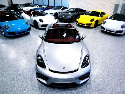 Used 2023 Porsche 718 Boxster Spyder RWD image 18