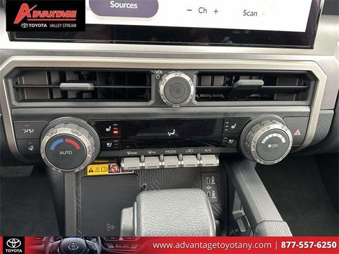 Certified 2025 Toyota 4Runner TRD Off-Road Premium image 34