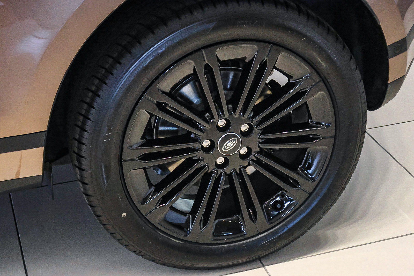 New 2026 Land Rover Range Rover Evoque S AWD/4WD image 9