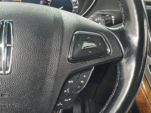 Used 2016 Lincoln MKX Reserve w/ Climate Package image 23