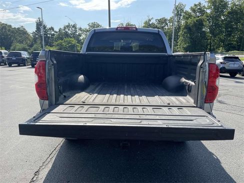 Used 2018 Toyota Tundra SR5 w/ SR5 Upgrade Package image 9