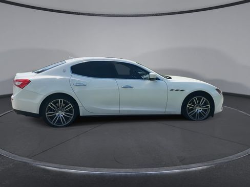 Used 2015 Maserati Ghibli RWD image 9